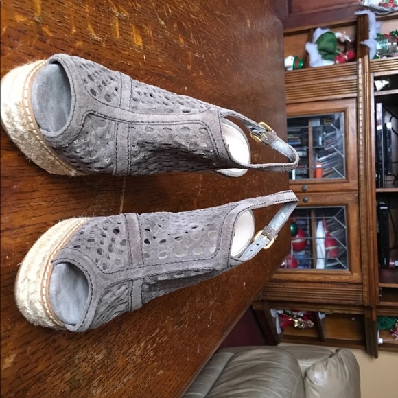 Prada shoes - Picture 7 of 7